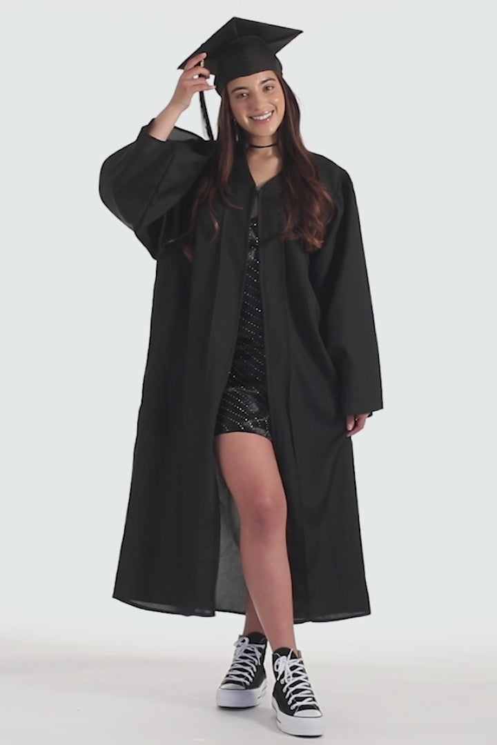 HAPPY TASSEL | Indiana University-Bloomington Bachelor's Regalia Set, include bachelors gown with pockets, mortarboard cap, and tassel with year charm.